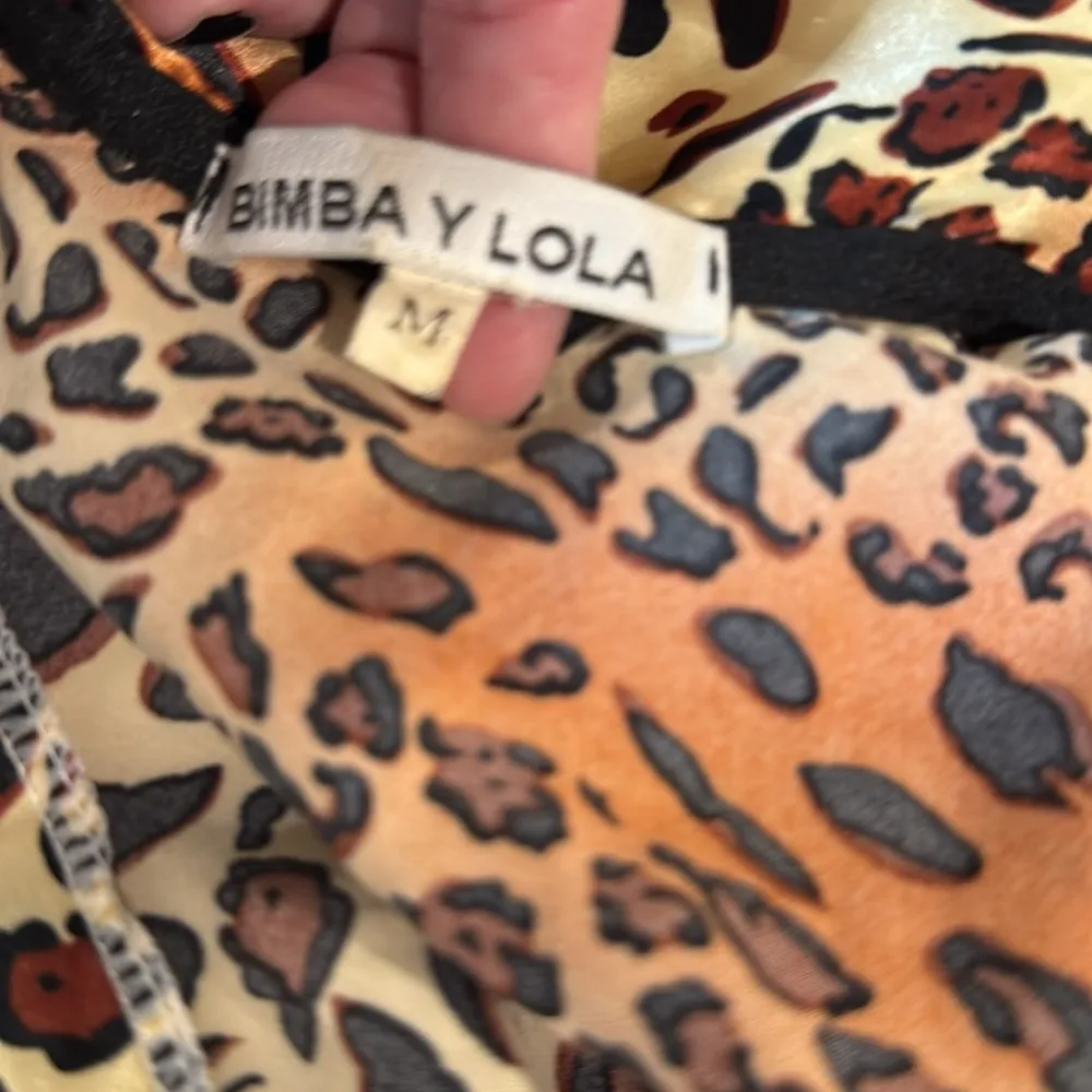 Bimba Y Lola leopard print silk blouse medium Tan - Image 5