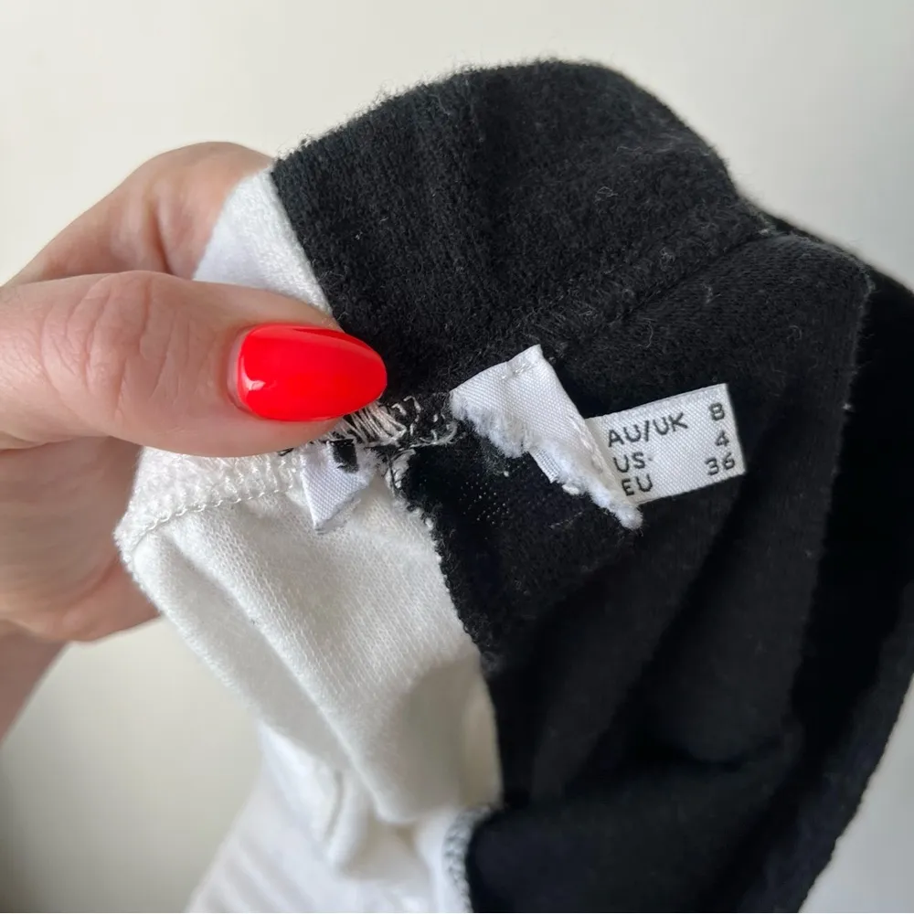 Cairo Black & White Colorbloock Terry Cloth Mini Skirt 4 - Image 5