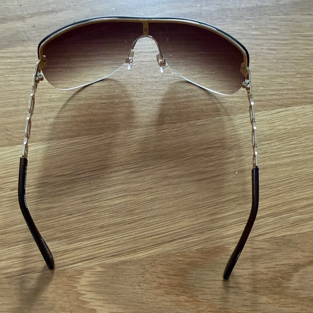 Sophia Vergara x Foster Grant Chainlink Brown Sunglasses - Image 4