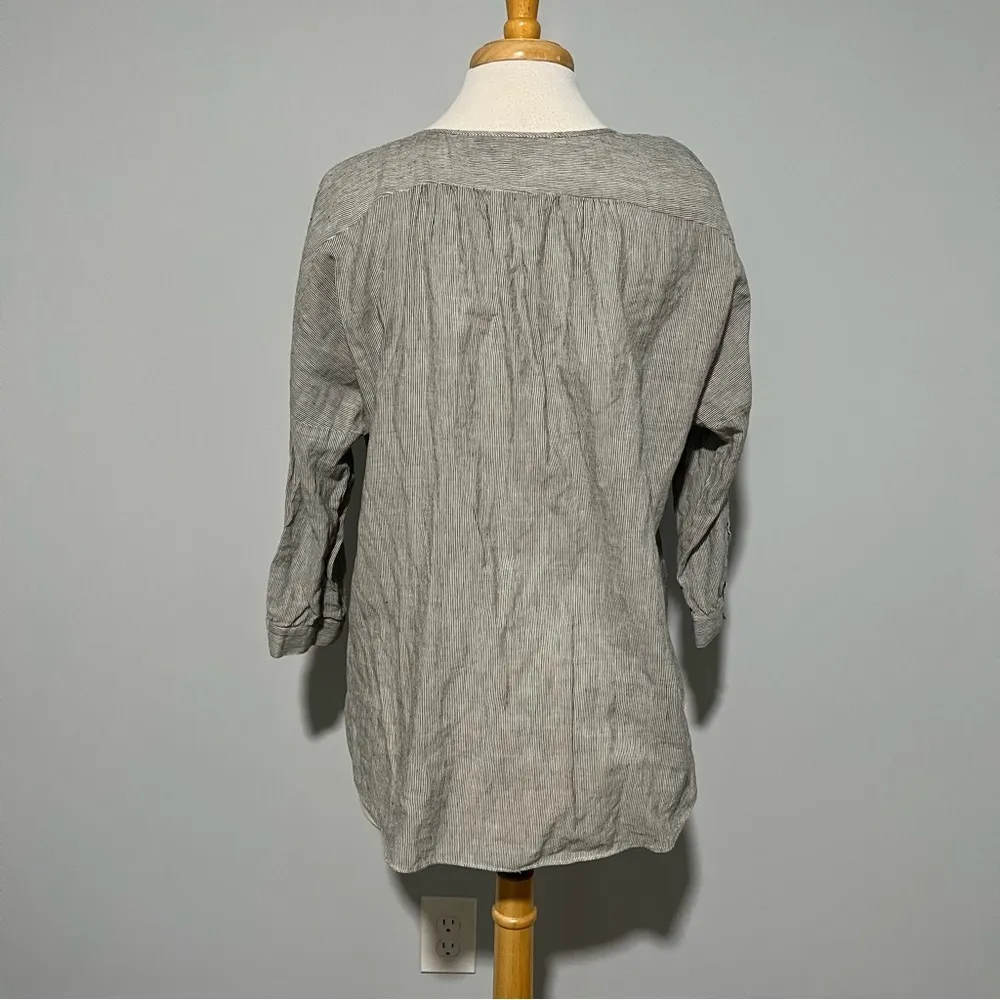 Loft  Dark Gray White Striped Flowy Blouse Top Size M - Image 4
