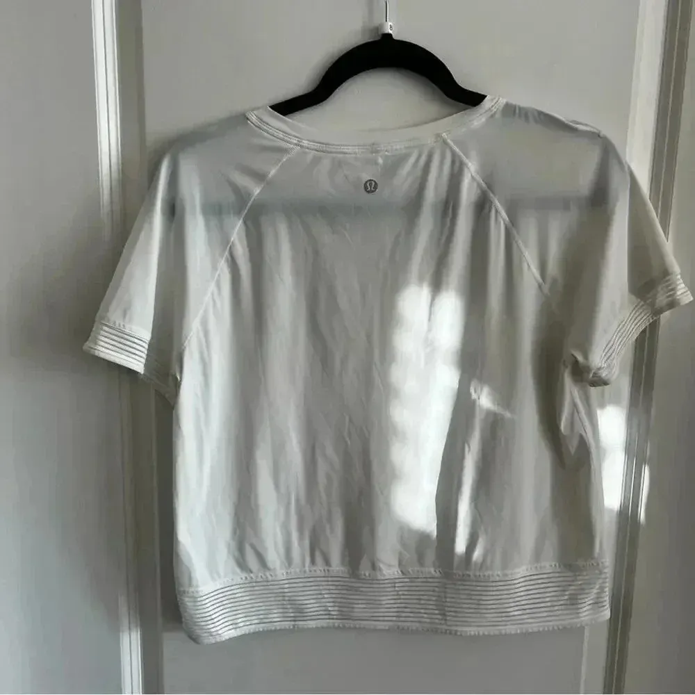 860 Lululemon Stripe in Stride Short Sleeve Tee Size 6 - Image 7