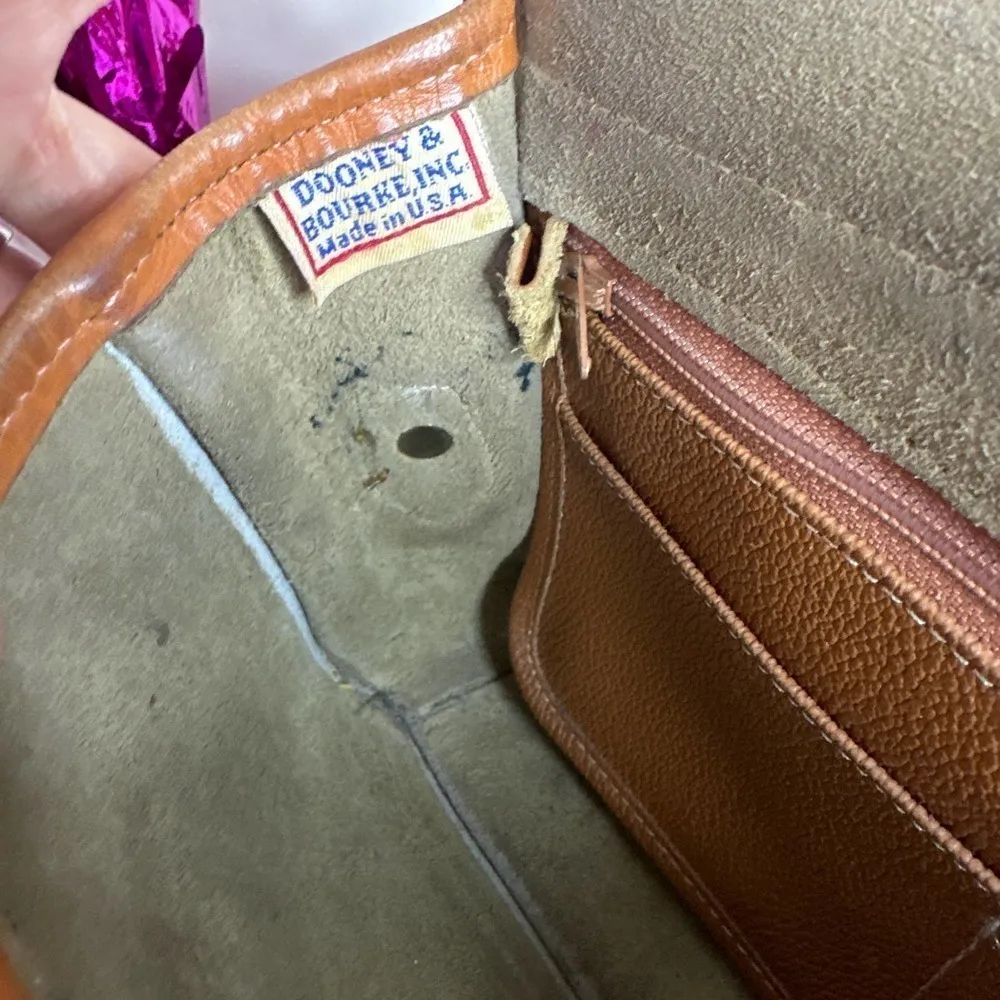 Vintage DOONEY & BOURKE Mushroom British Tan All Weather Leather Crossbody - Image 11