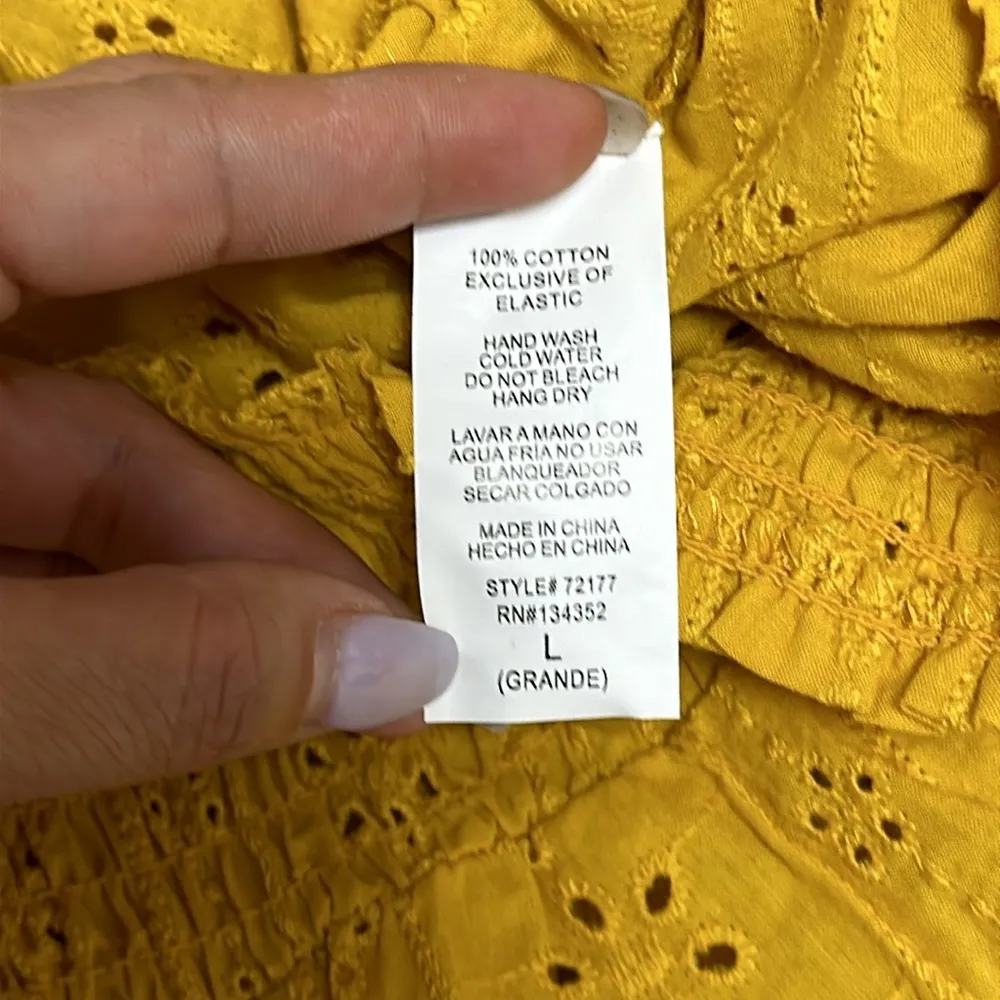 WOLF WOMEN'S KNIT EYELET SMOCKED CROP TOP SZ L Yellow Size L - Image 6