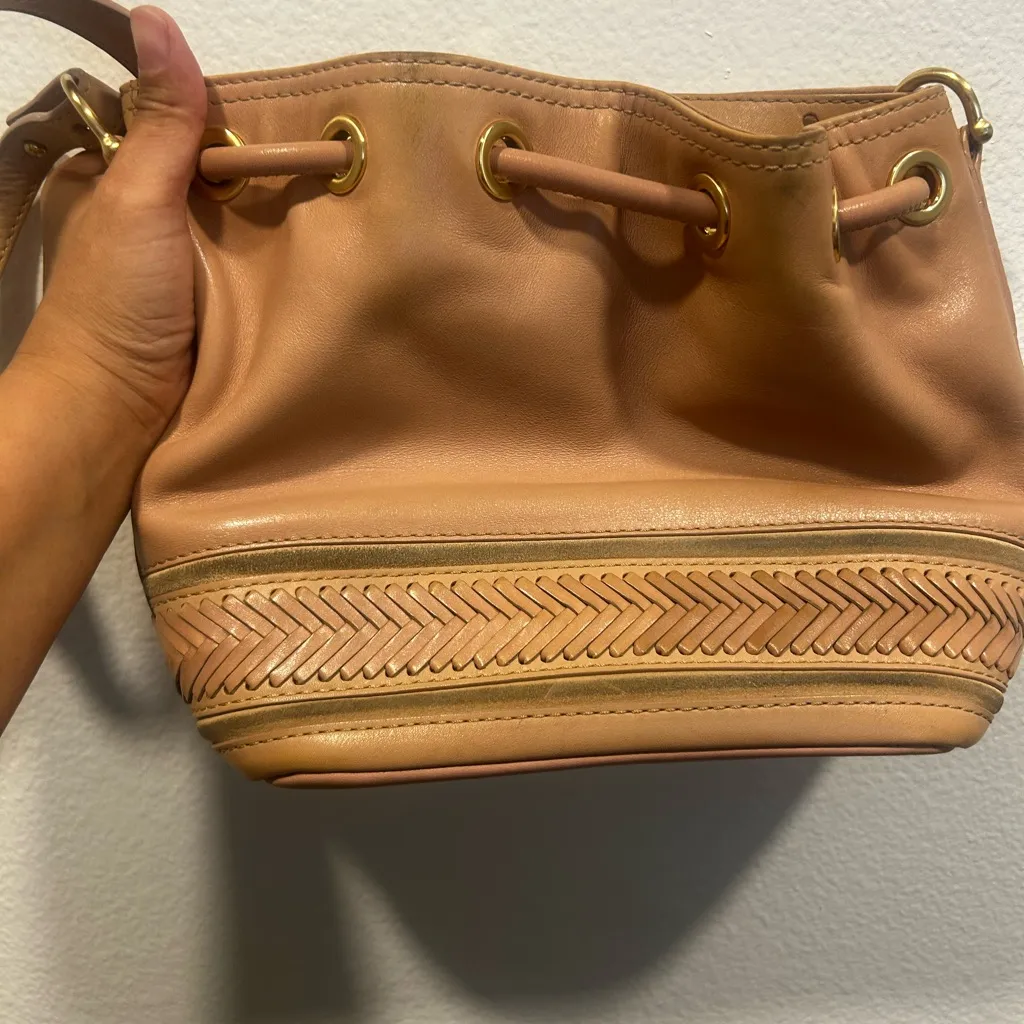 Brahmin Melbourne Bucket Shoulder Bag Tan. - Image 7