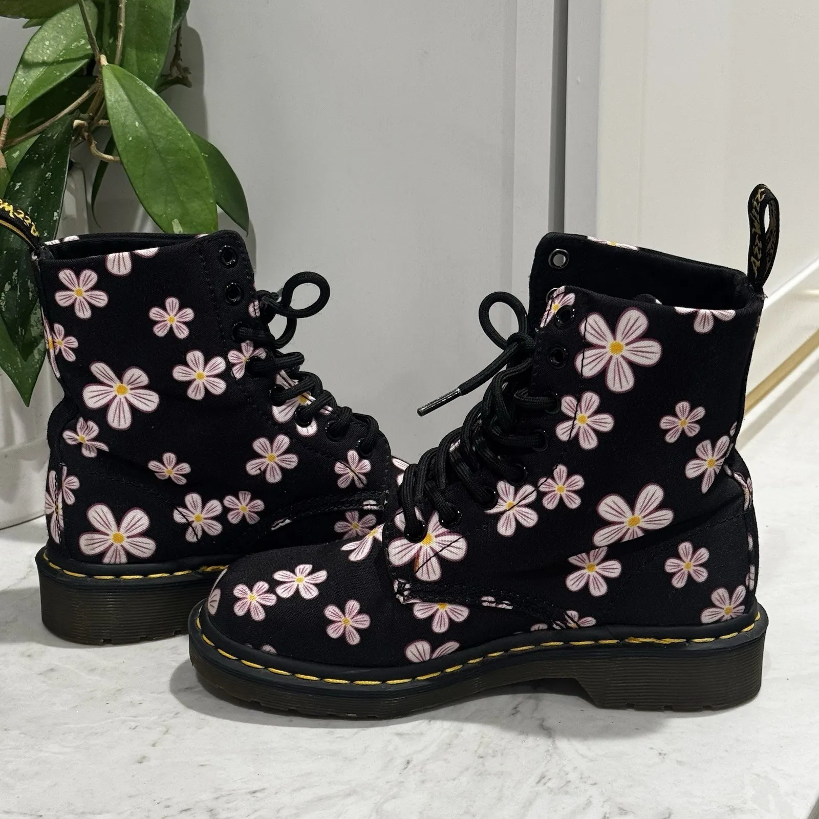 Doc Martens Page Meadow Canvas Boots Black Pink Floral Flower Women's Size US 5 - Image 4
