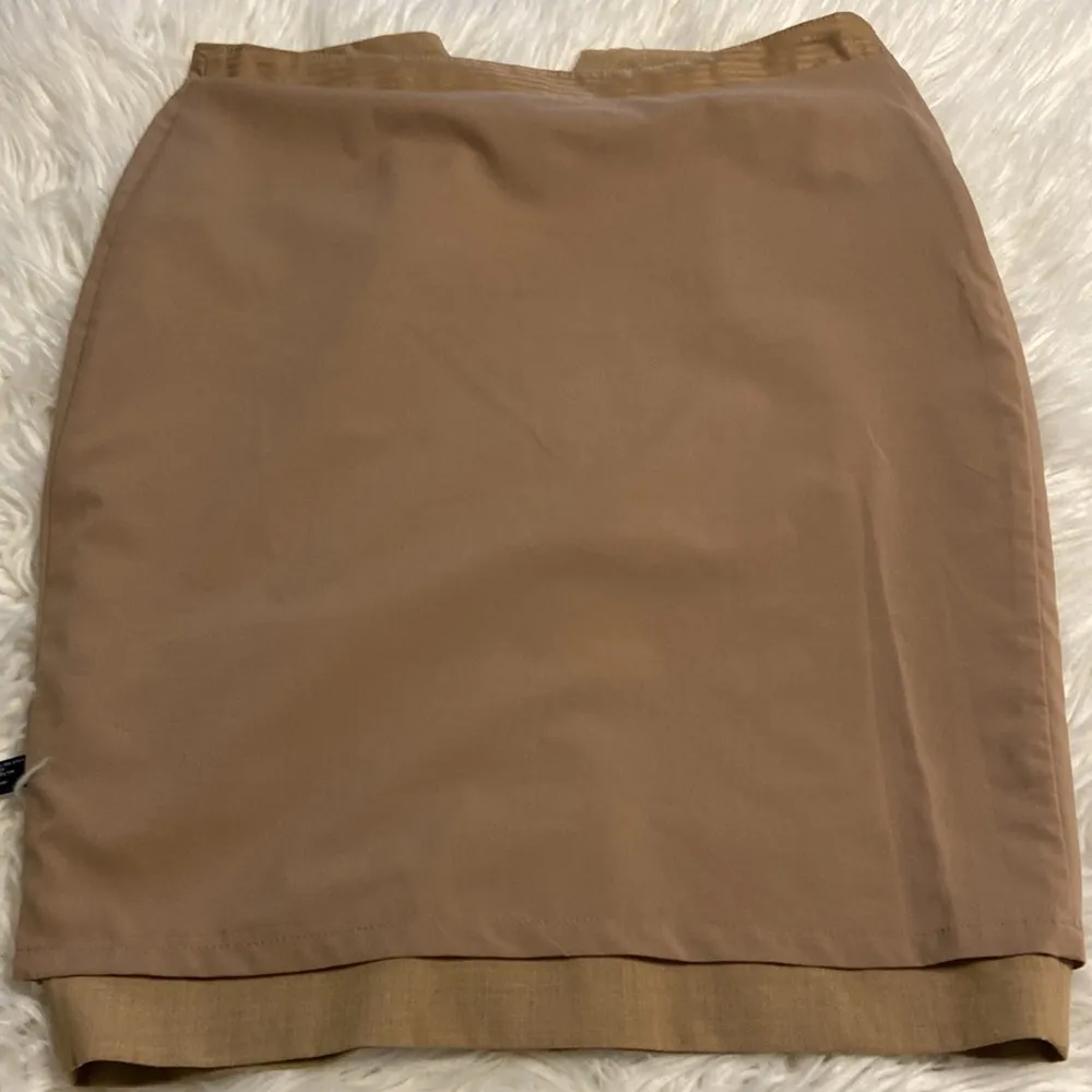 The Limited Women Skirt size 2 long 21” waist 28” excellent condition - Image 7
