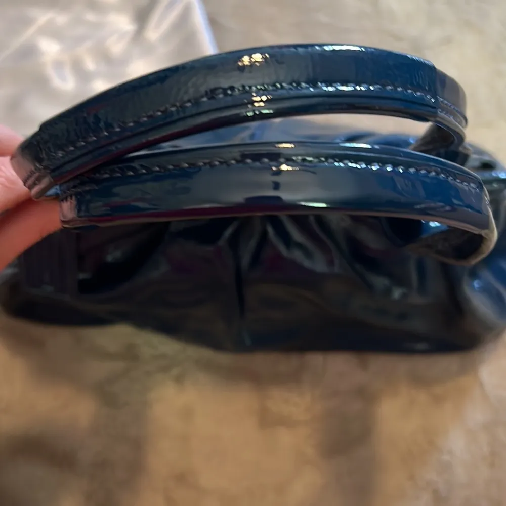 Satchel gorgeous blue/teal color shiny finish double handles - Image 9