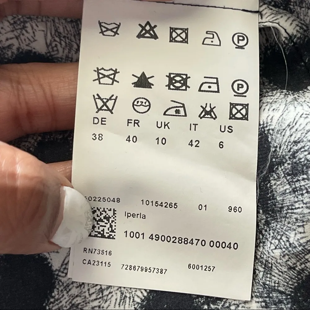 HUGO BOSS | 100% Silk Black and White Tank Top Blouse Sz 6 - Image 29