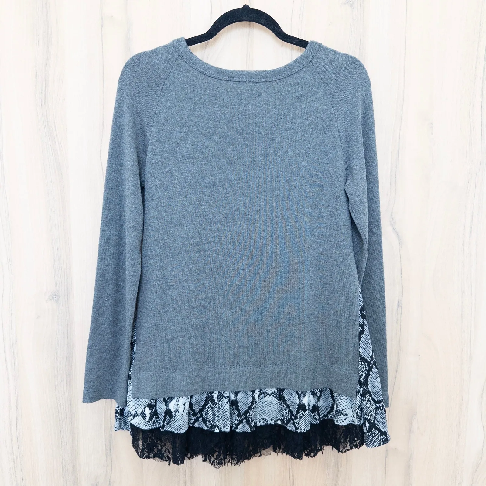 Karen Kane Womens Lace Trim Long Sleeve Top Size S Gray Office Modern Boho - Image 6