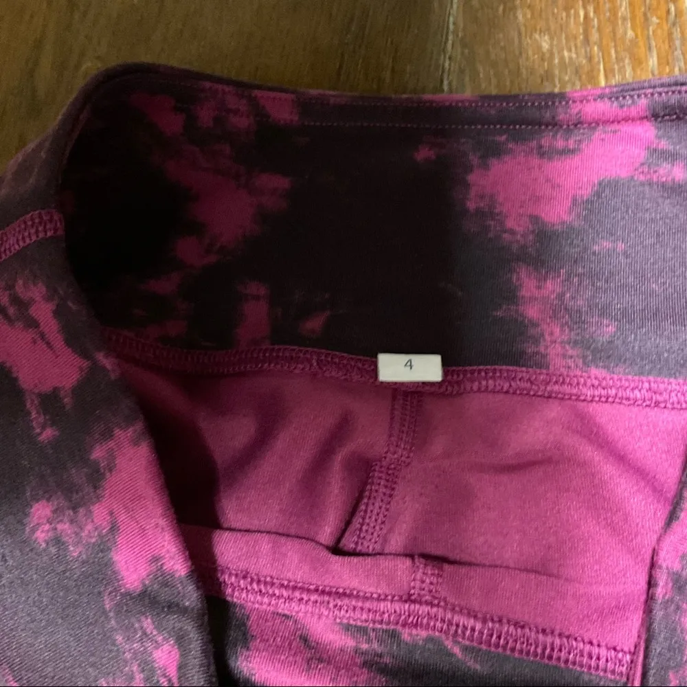LULULEMON Size 4 Wunder Under Crop II Luon Breezie Regal Plum Black Gym - Image 3