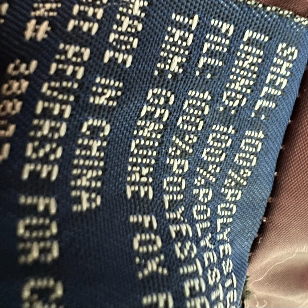 Men’s medium burgundy Mackintosh coat Red - Image 4