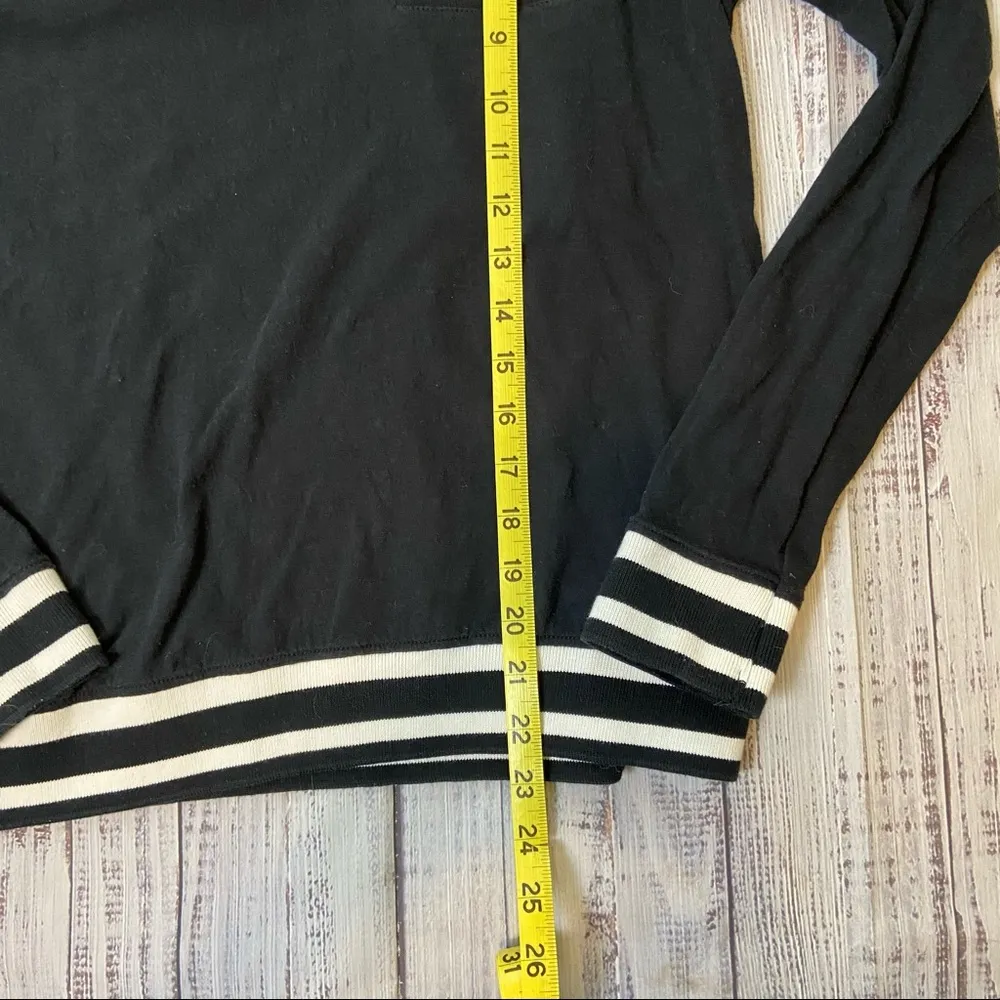 Roxy Mountain & Waves Next Vacation LS Top. Size Medium. - Image 9