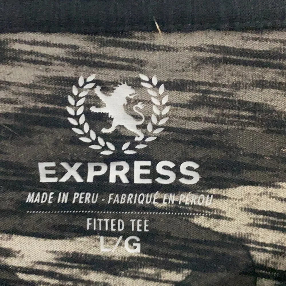 EXPRESS Men’s  Camo Fitted Tee - Image 4