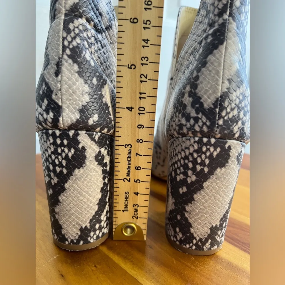 Steve Madden Rookie Natural Snake ankle booties size 7.5 - Image 7