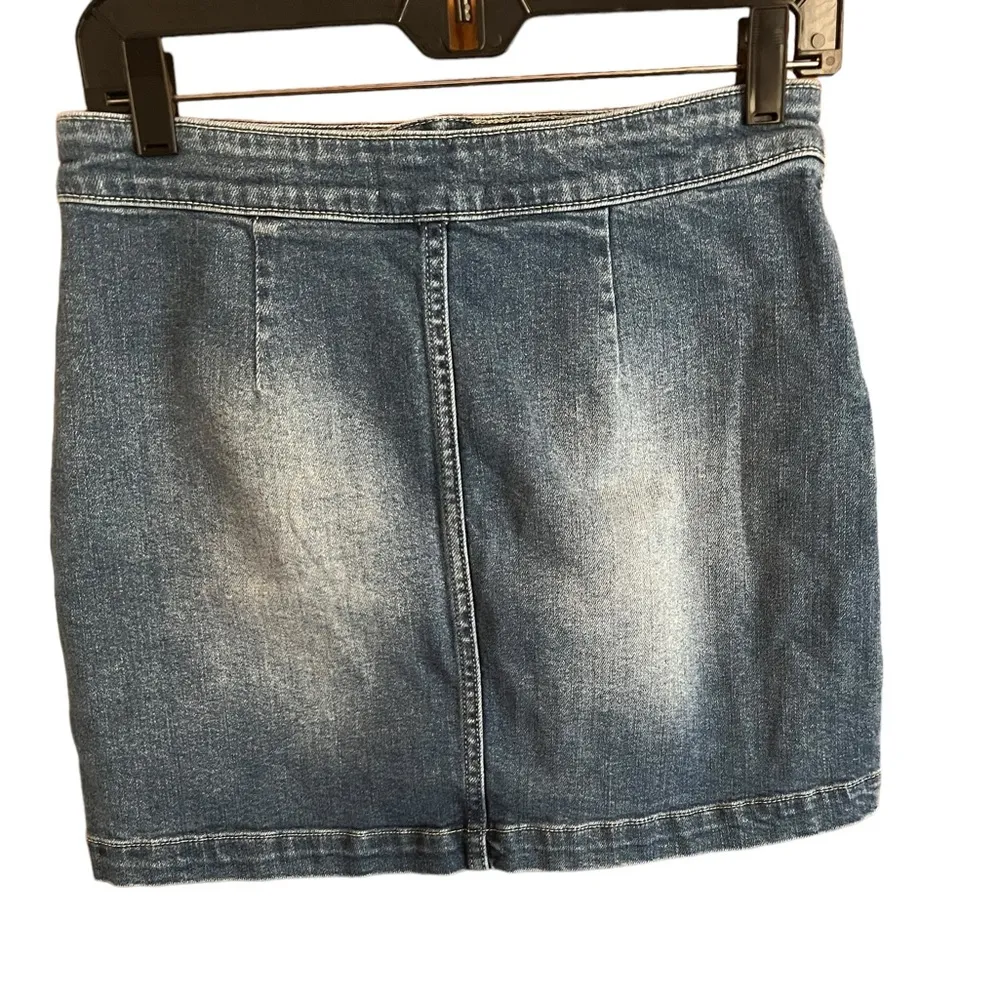 Altar’d State Mini Jean Skirt Medium Wash Denim Size Medium cotton blend pockets - Image 2