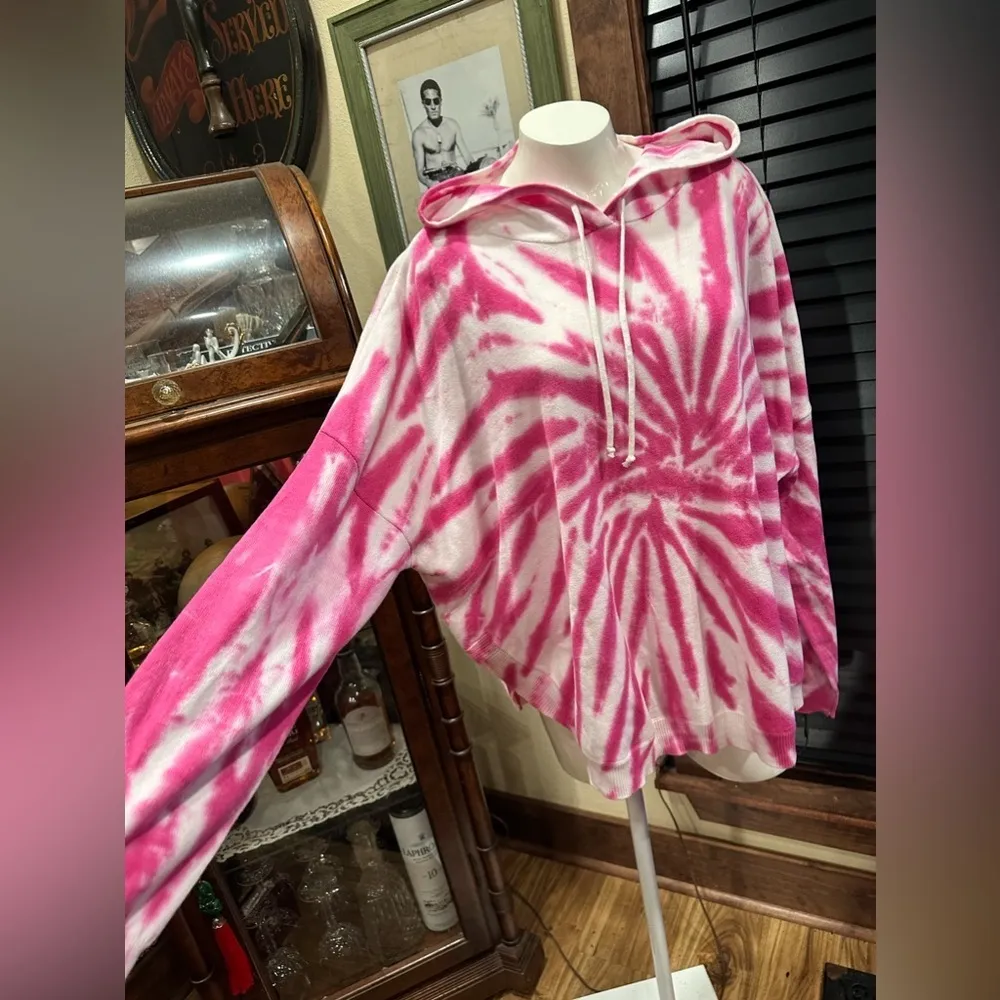 NWT Cabana By crown & Ivy Tie Dye Hoodie Sweater pink color - Image 2