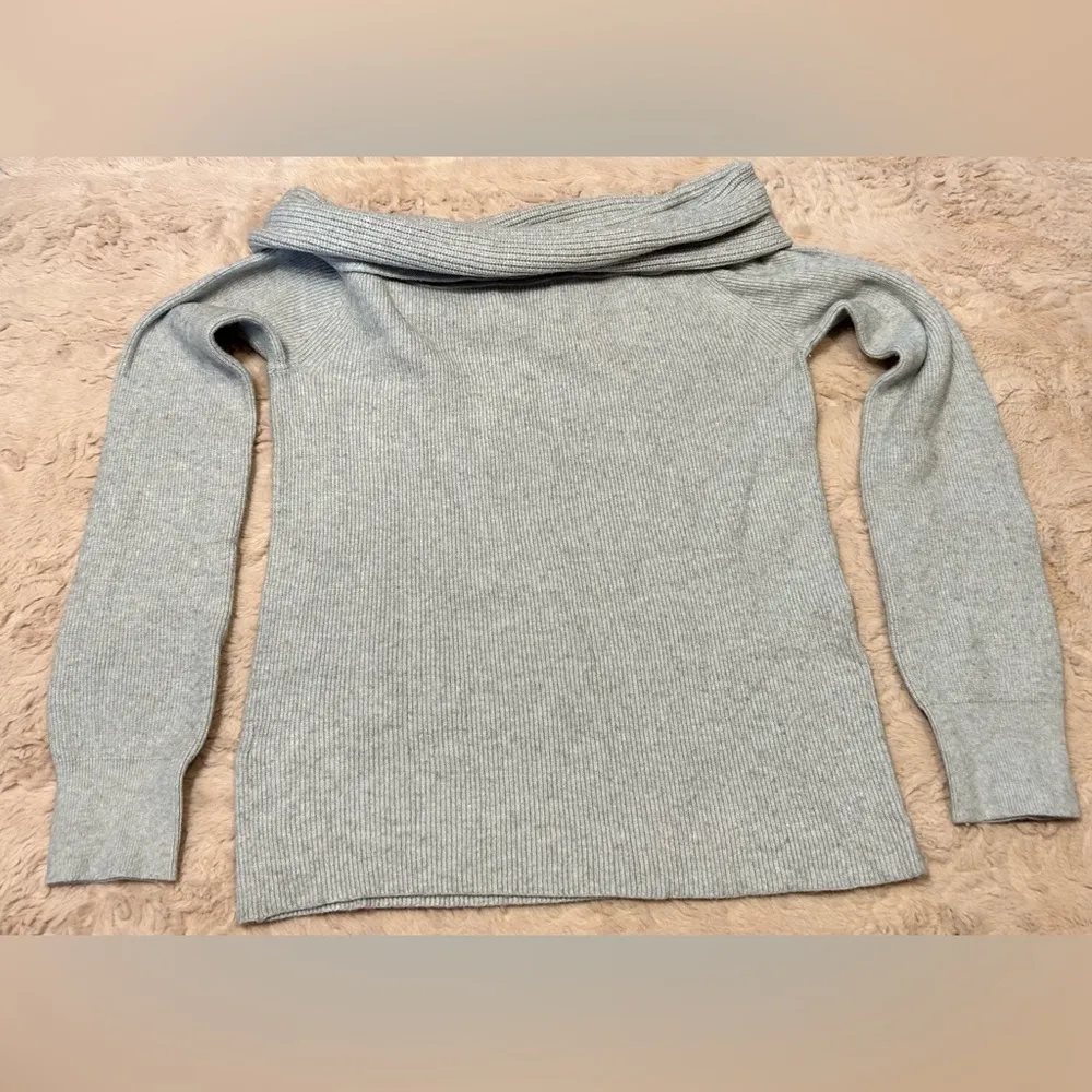 Size m off the shoulder sweater - Image 3