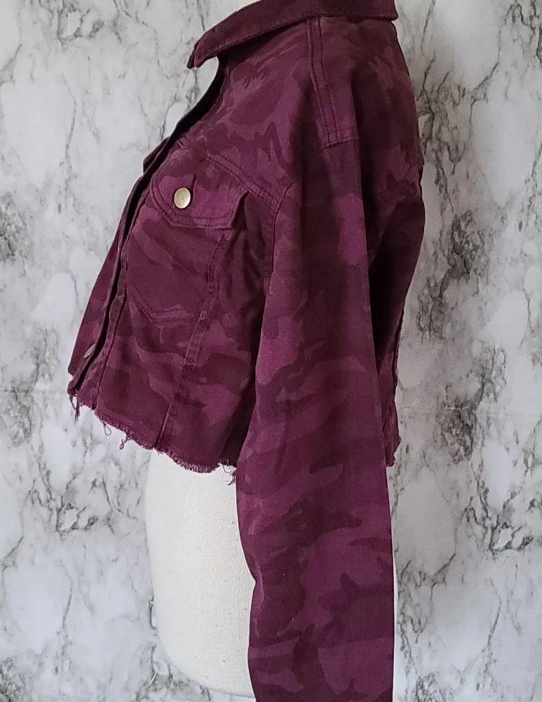 Wild Fable cropped camo jacket size small - Image 3