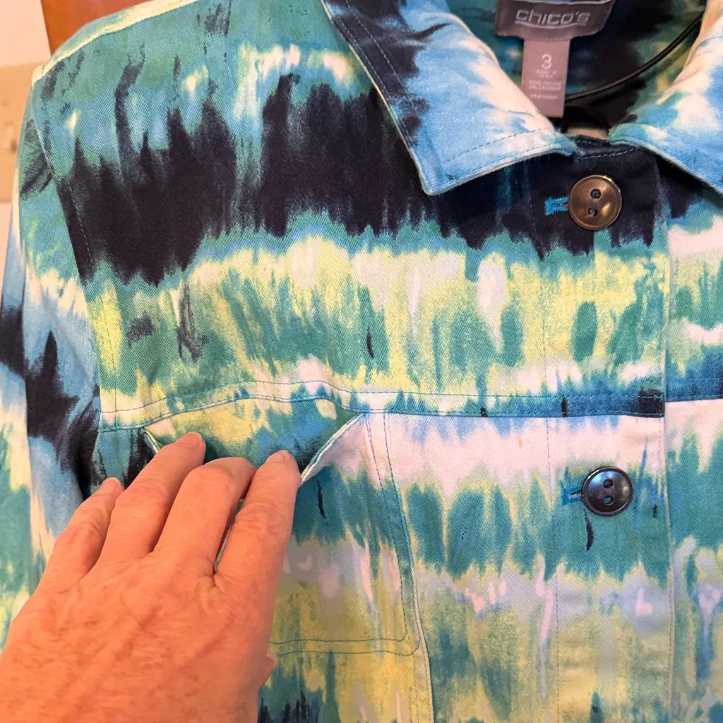🍀🍀🍀BOGOHO 🍀🍀🍀Chico's Blue and Green Tie Dye Jacket-Size 3 - Image 4