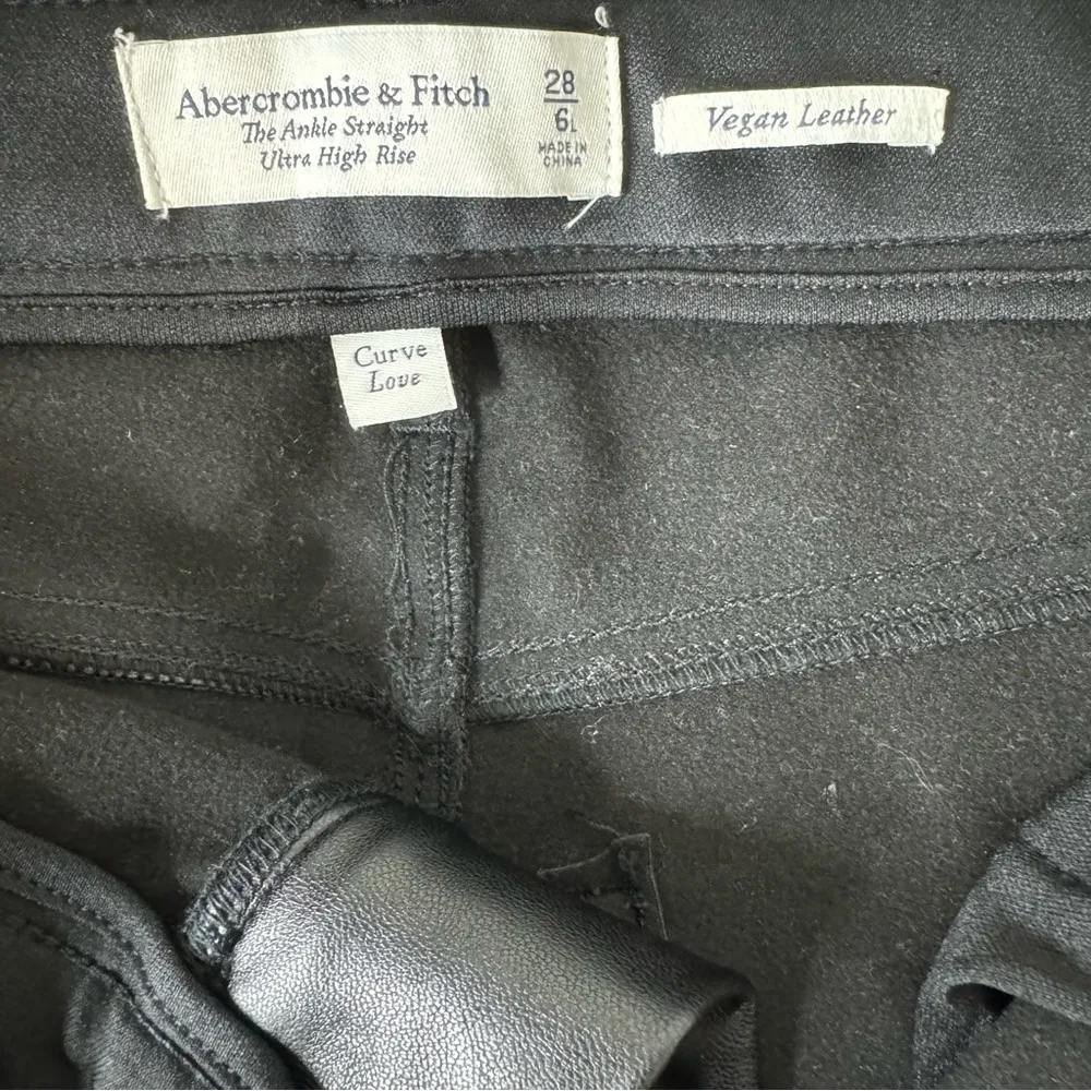 Abercrombie & Fitch Vegan Leather Ankle Straight Pant Ultra High Rise 28 6 Long - Image 7