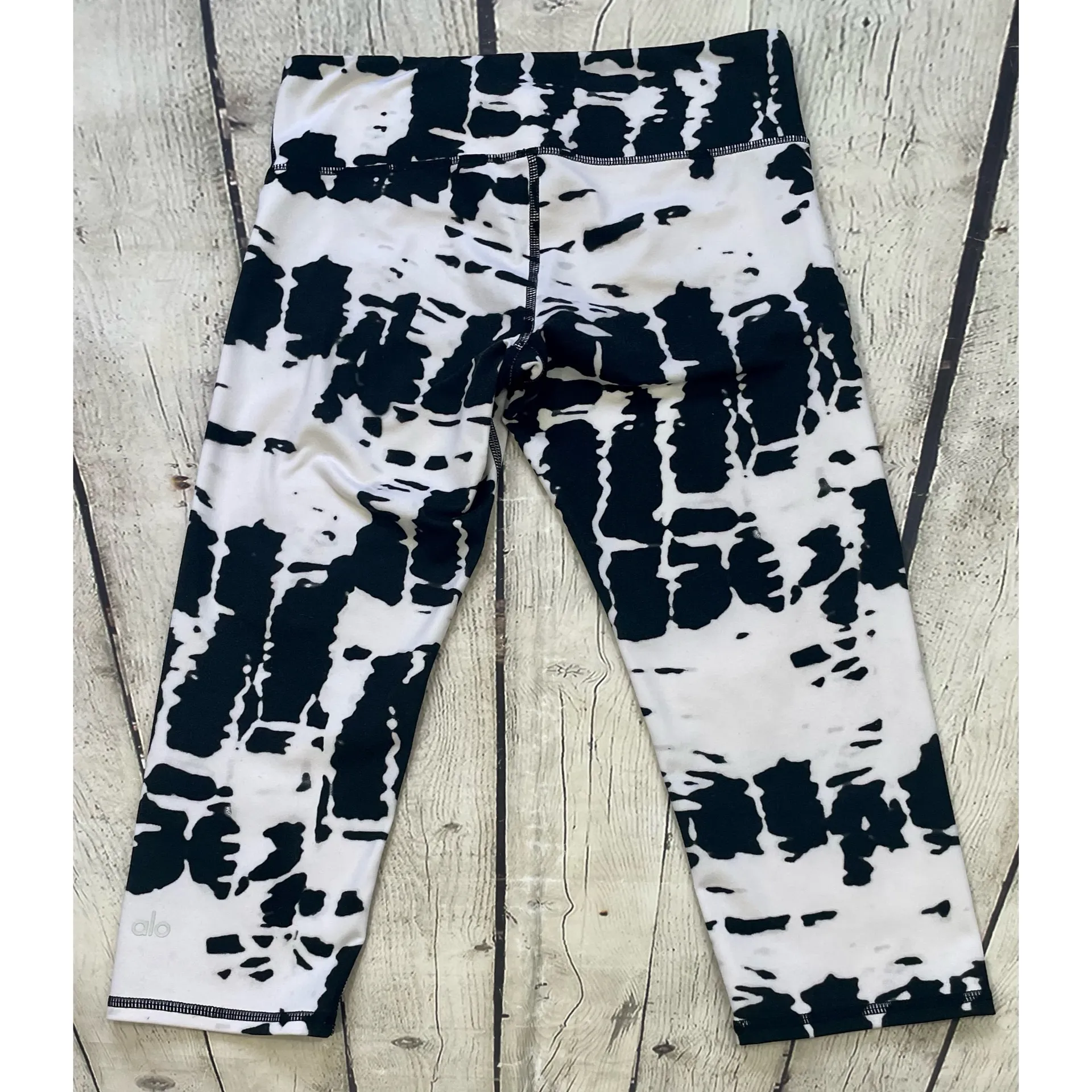 Capri Airbrush Leggings - Image 13