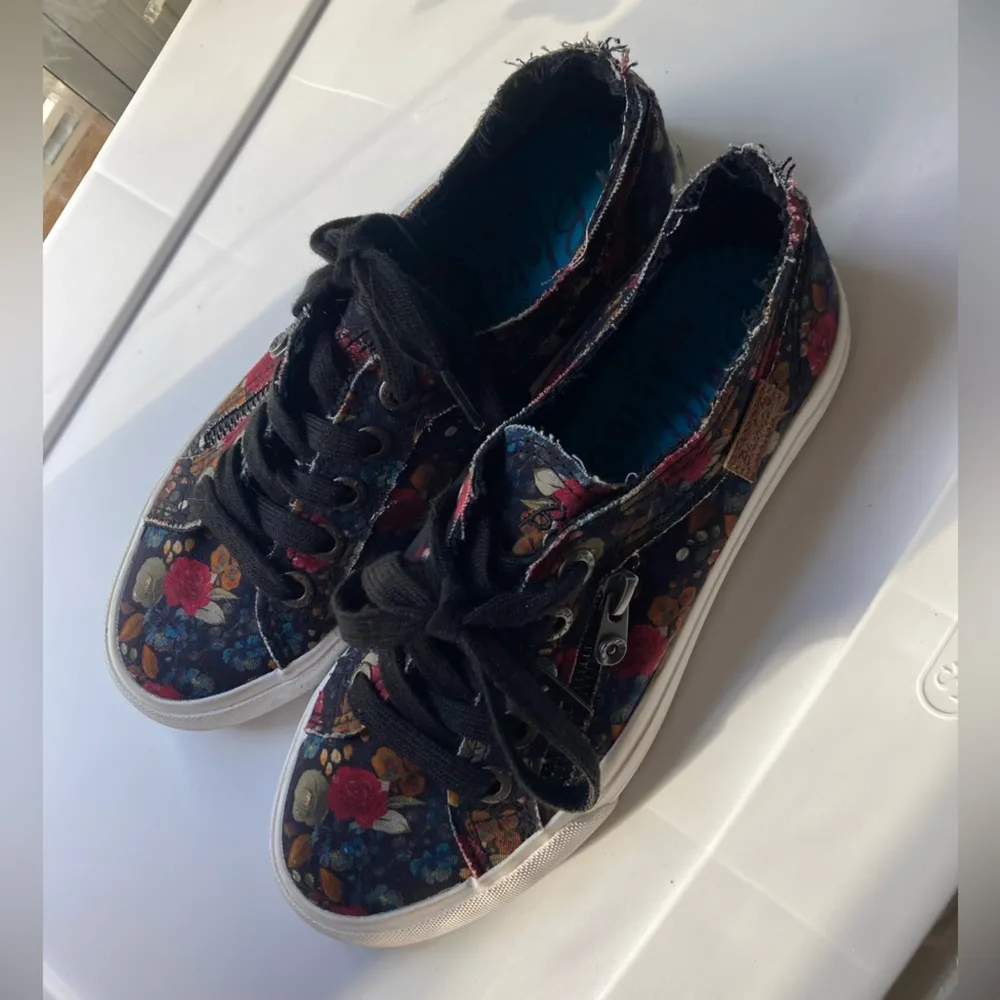 Floral Slip On Shoes Red Size 8 - Image 15