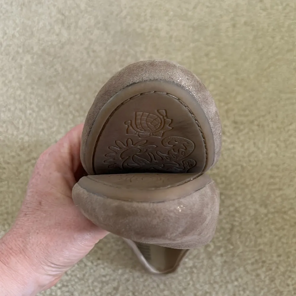 b.o.c. Tan Suede Flats sz 8.5 - Image 6