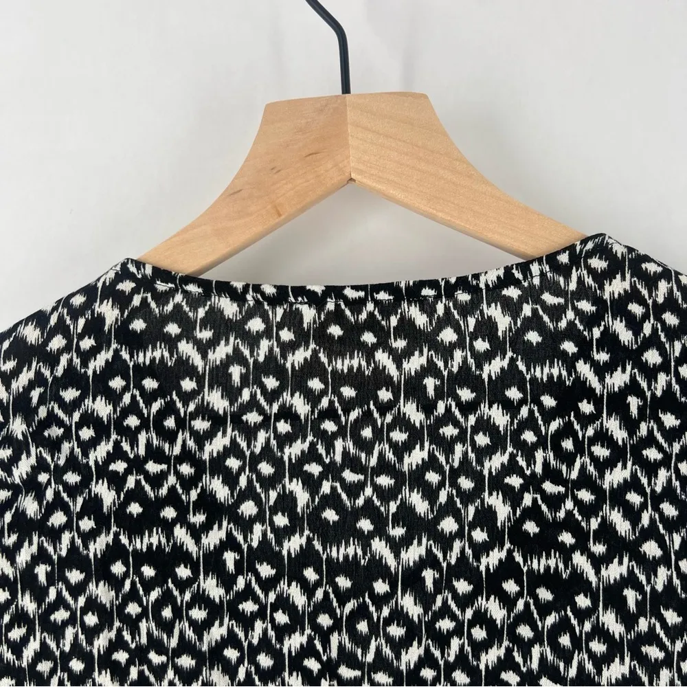 SAGE The Label Black White Abstract Tribal Print Lace-Up V-Neck Tunic‎ Top - Image 10