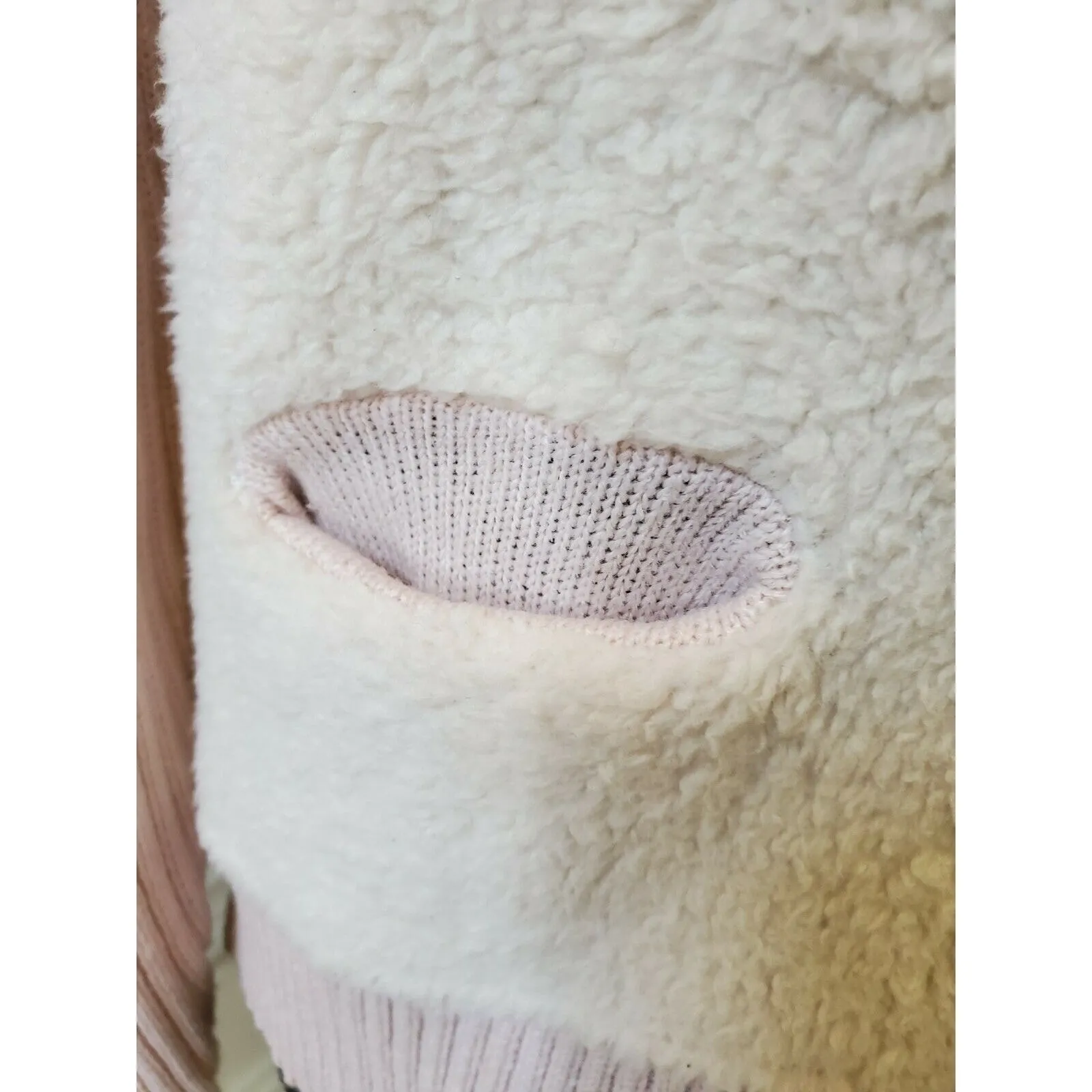 Divine Heart M Cardigan Pink Sweater Faux Fur Design Size M - Image 3