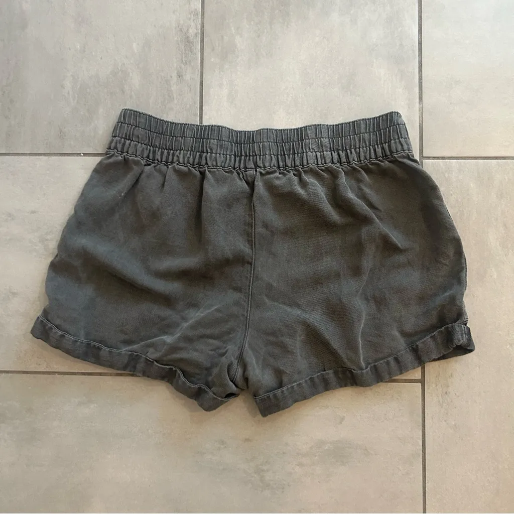 Aerie High-Waisted 3 Button Short in Smoked Grey - Image 4