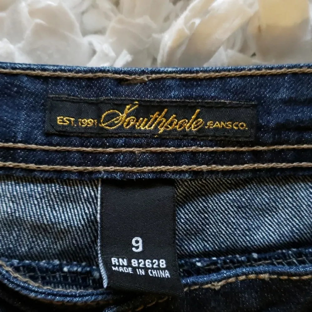 South pole flare jeans size 9 - Image 3