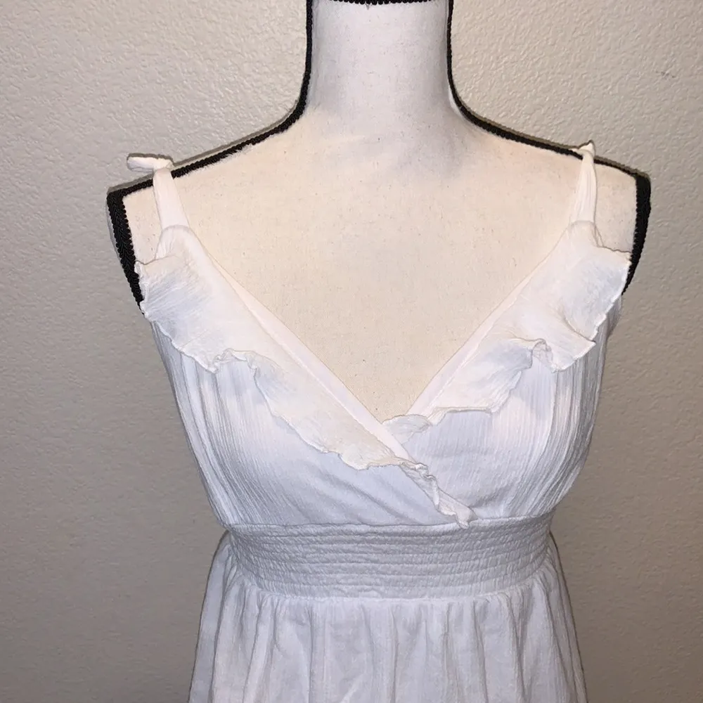 AGB white ruffle peplum tank top Size 8 - Image 2