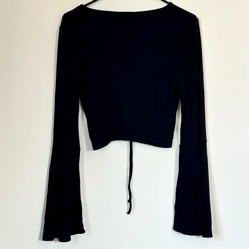 NWT Jack by BB Dakota Leia Black Flounce Sleeve Crop Top - Size: Medium - Image 8