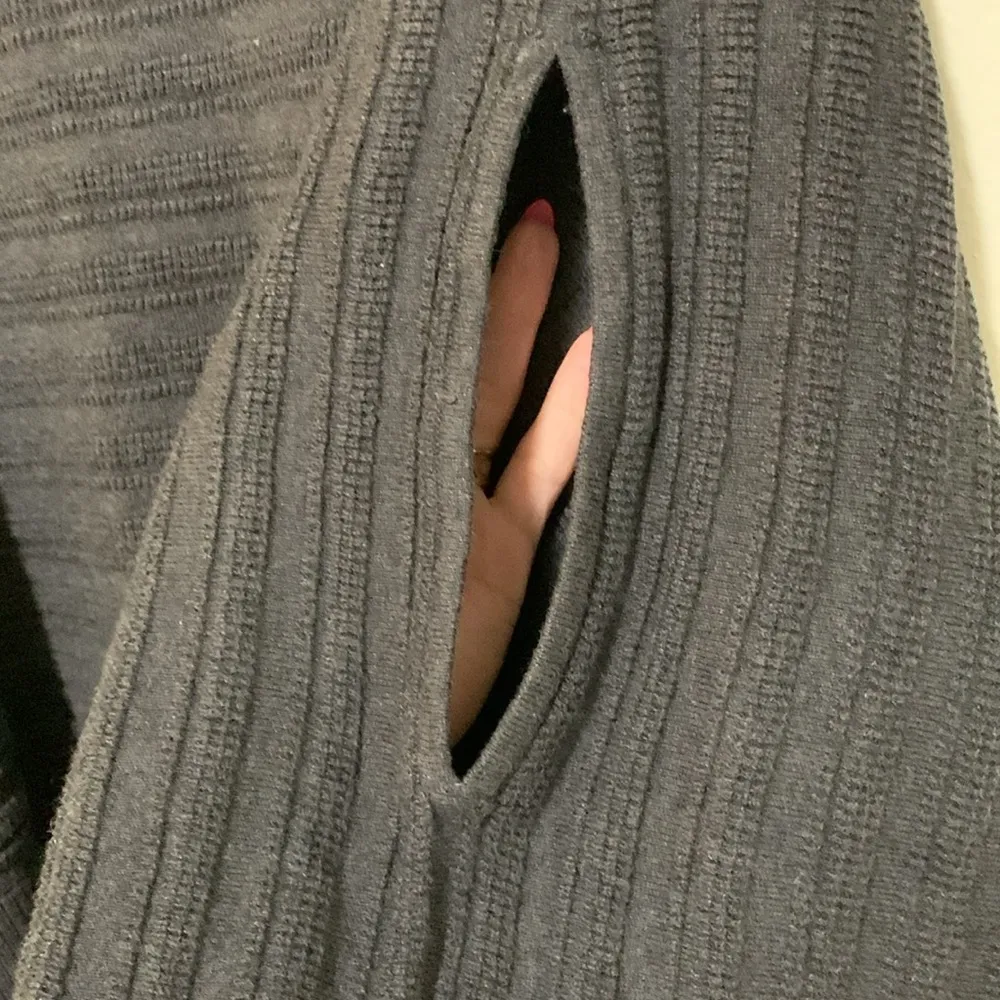 Lululemon Forward Flow grey knit poncho OS woman - Image 4