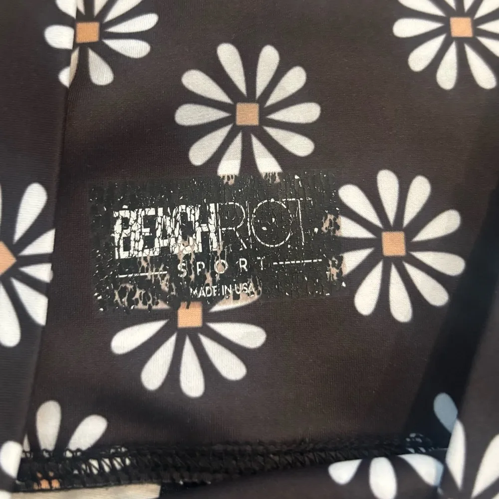 Beach Riot Sport - Daisy Print Bike Short - Women’s Medium - Made in U.S. - Image 4