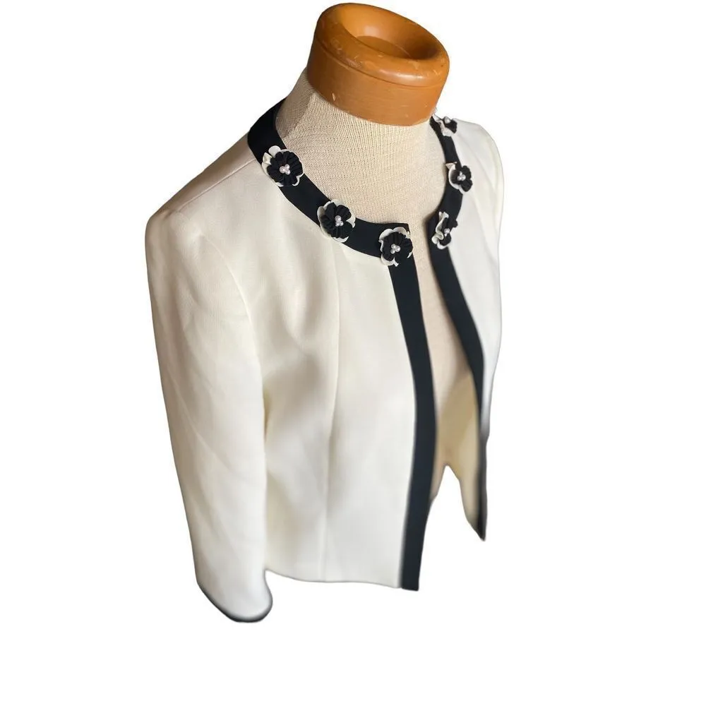 Tahari   Arthur S. Levine size 6 WHITE-BLACK SOLID SINGLE BUTTON JACKET - Image 4