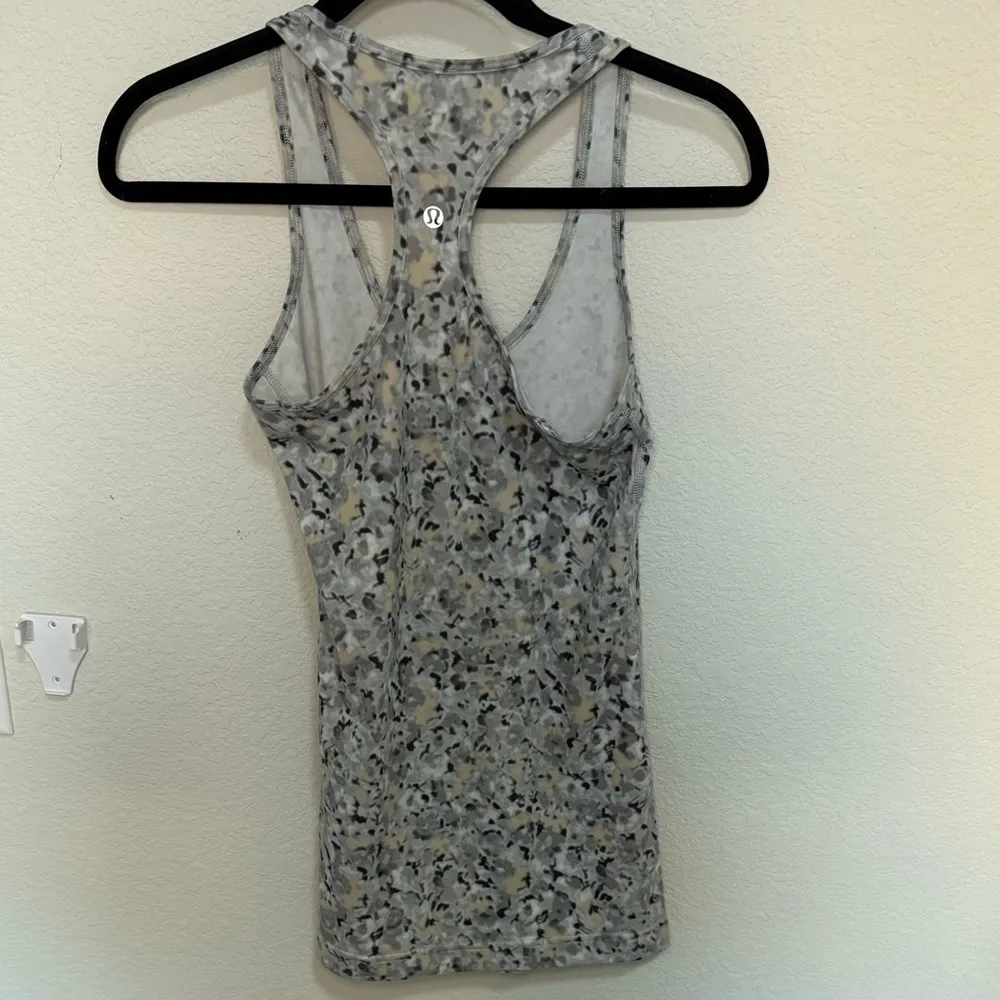 Lululemon Cool Racerback Tank Top Not So Petite Fleur Silver Spoon Size 6 - Image 5
