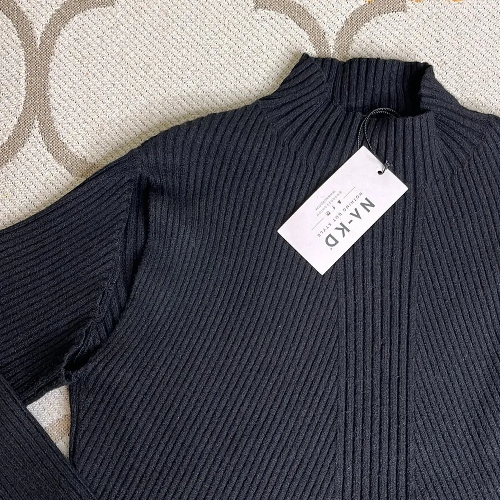 Na-kd cut out ribbed knitted high neck sweater - Image 11