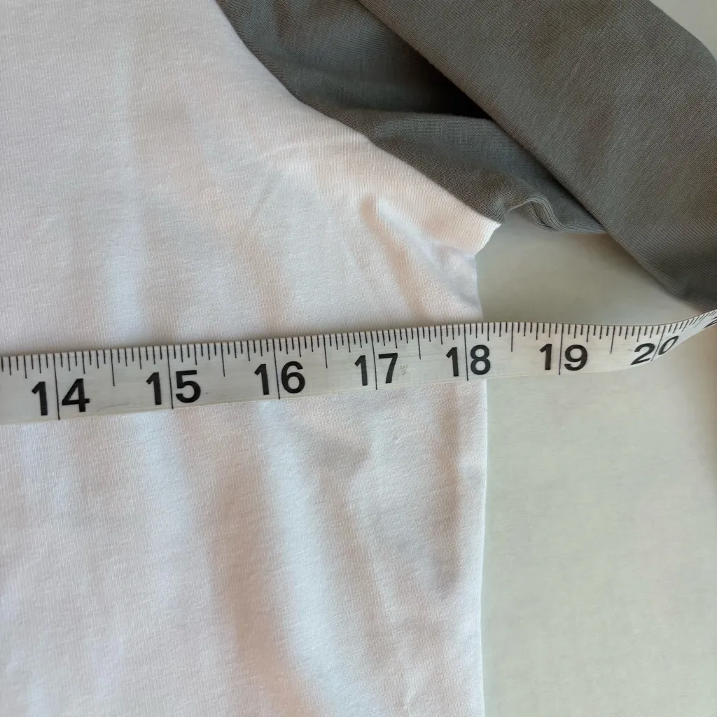 NWT Women’s Alphalete White Grey Raglan T-Shirt Size M Performance 3/4 sleeve - Image 8