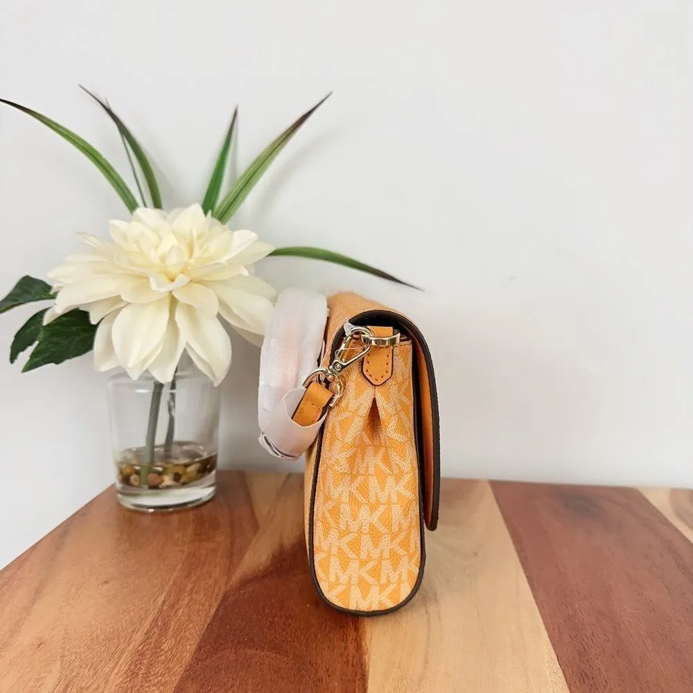 NWT Michael Kors Jet Set Item Medium Convertible‎ Pouchette Crossbody/Clutch Bag - Image 3