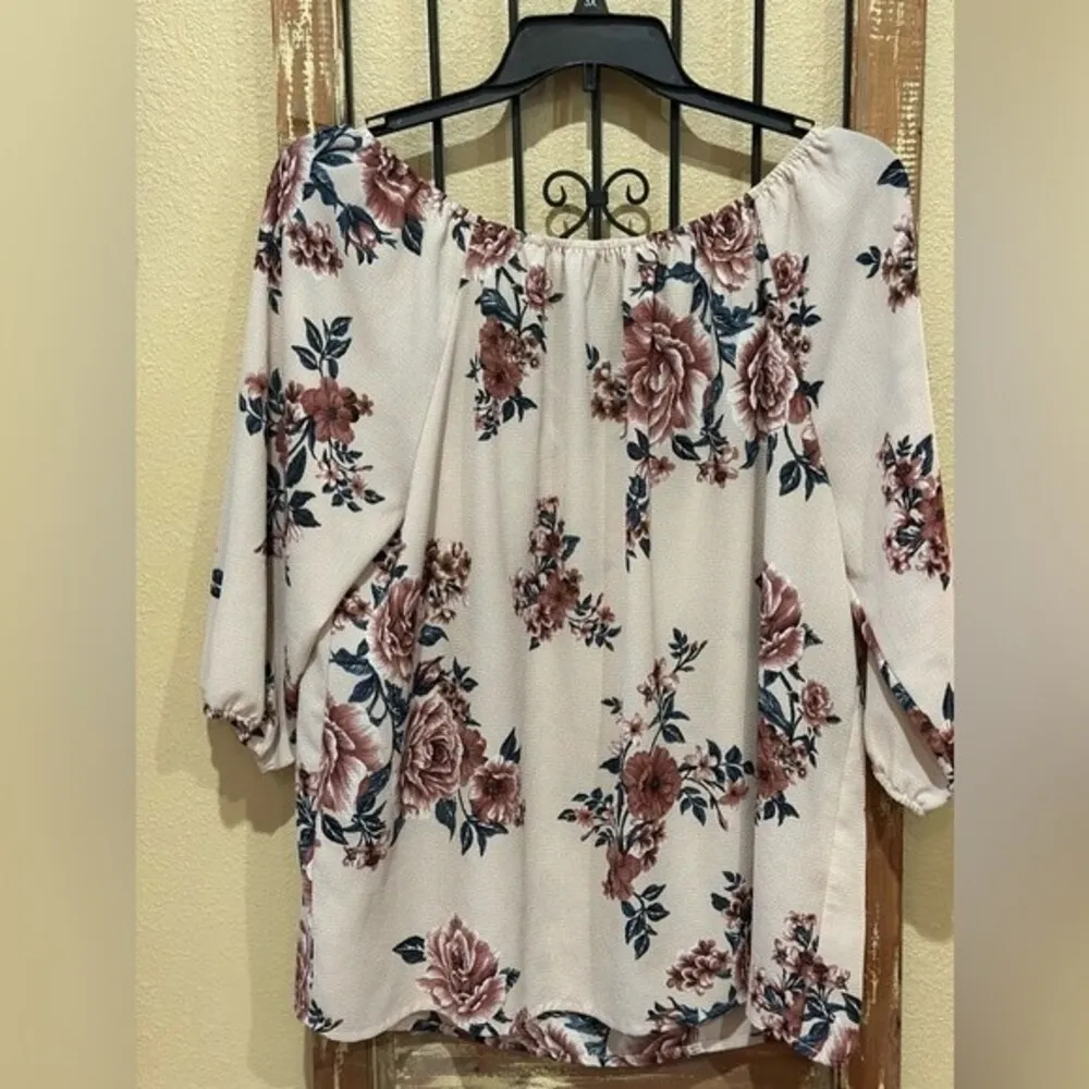 Lavish long sleeve tie vneck blouse Size 3X - Image 2