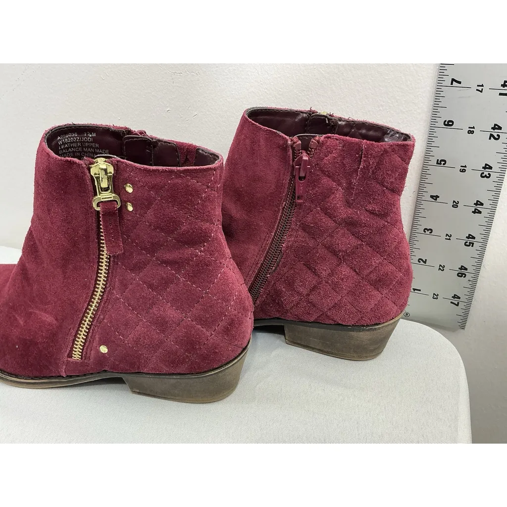 Womans White Mountain Jodi Bootie 7.5 M Burgandy Side Zip Quilted Detail - Image 4
