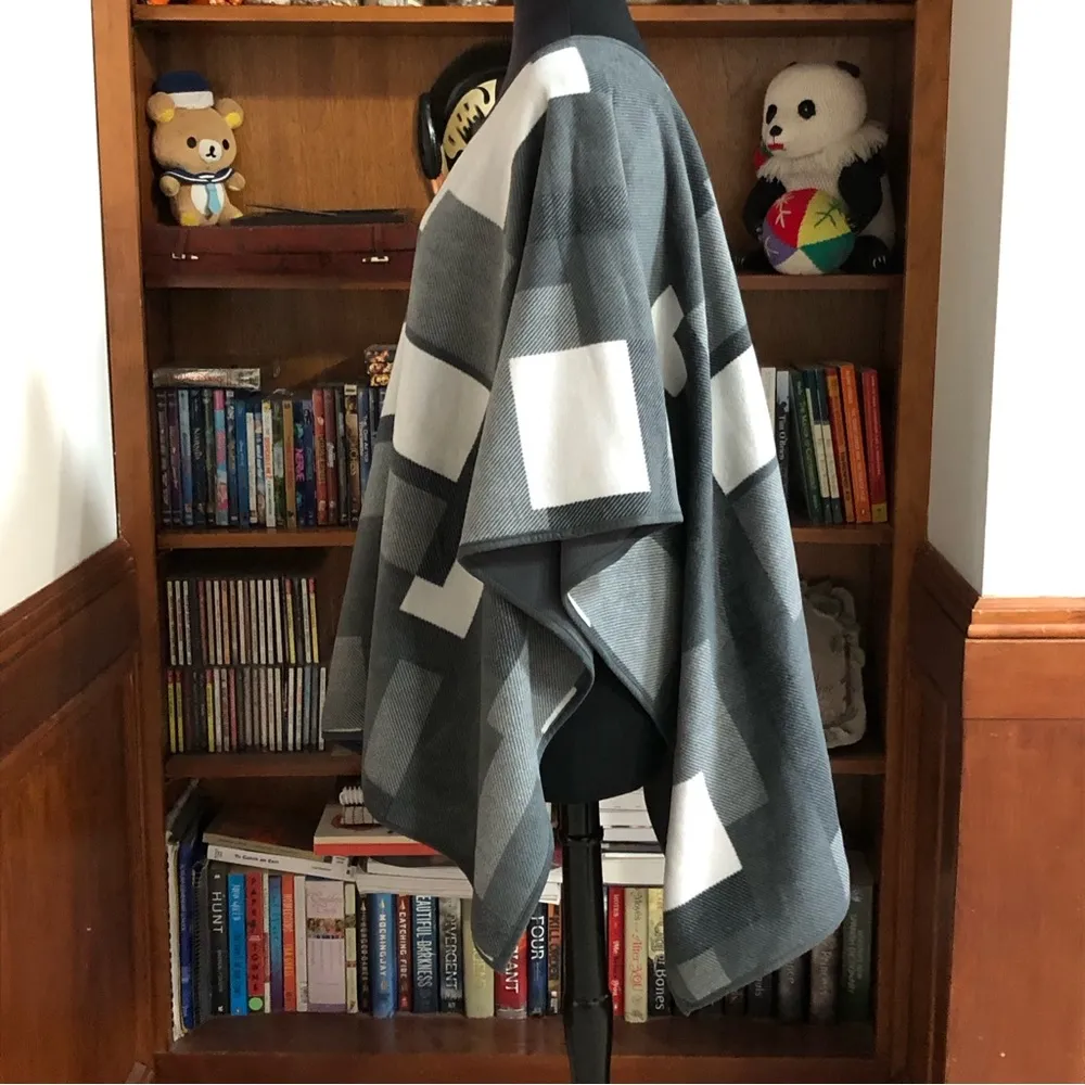 Woolrich  Reversible Blanket Wrap - Image 2