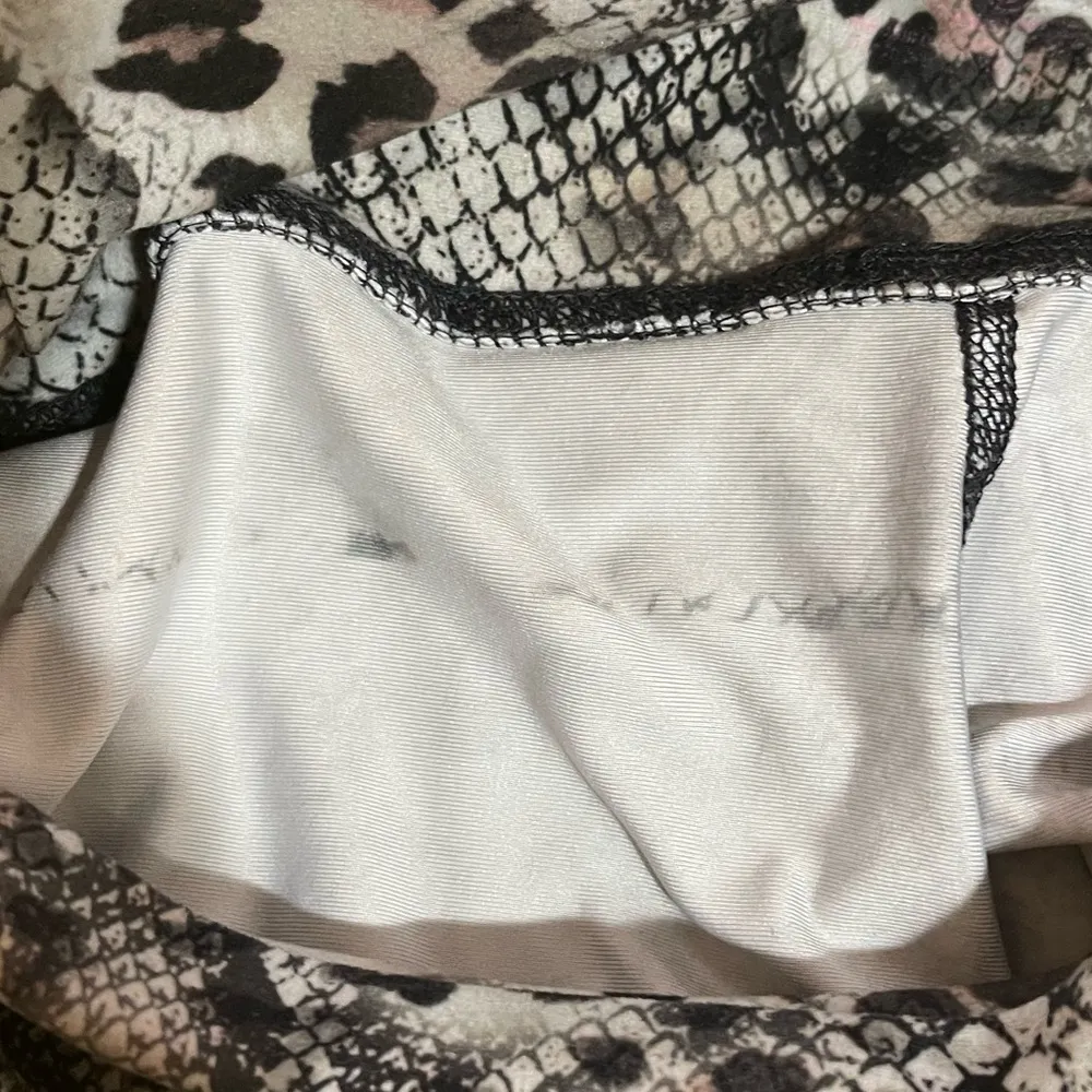 Women’s Evolution and Creation animal print high waist cropped leggings Small - Image 4