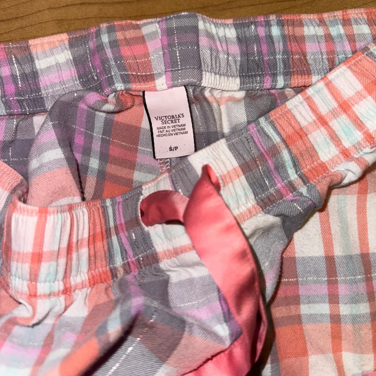 Victoria's Secret Pajama‎ Set Plaid Sleepwear Button Up Top & Pants Small - Image 4