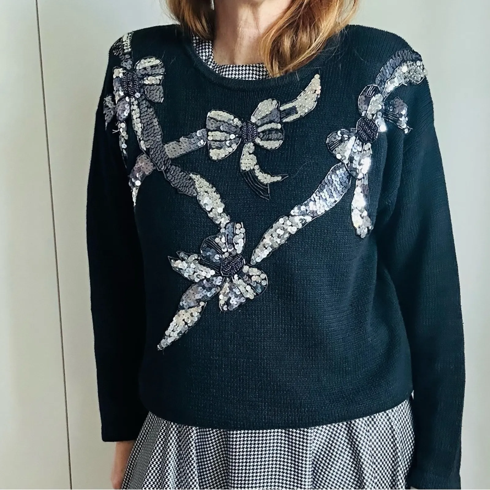 Womens Vintage 80s Sweater Sequin Bow Details Black Silver Size large Party - Image 4