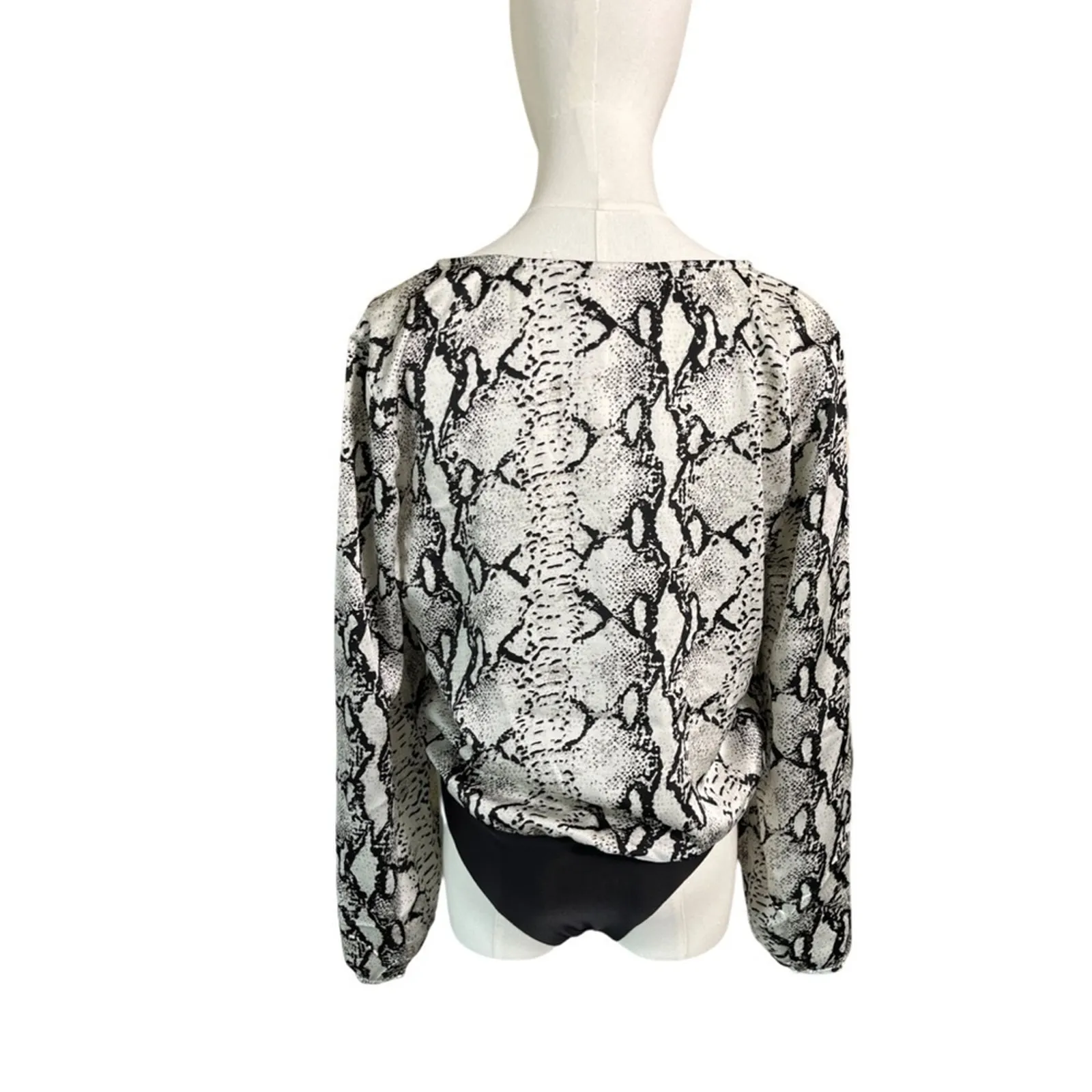 BB Dakota Snakeskin Print Bodysuit Black Cream Long Sleeve NWT Size L - Image 5