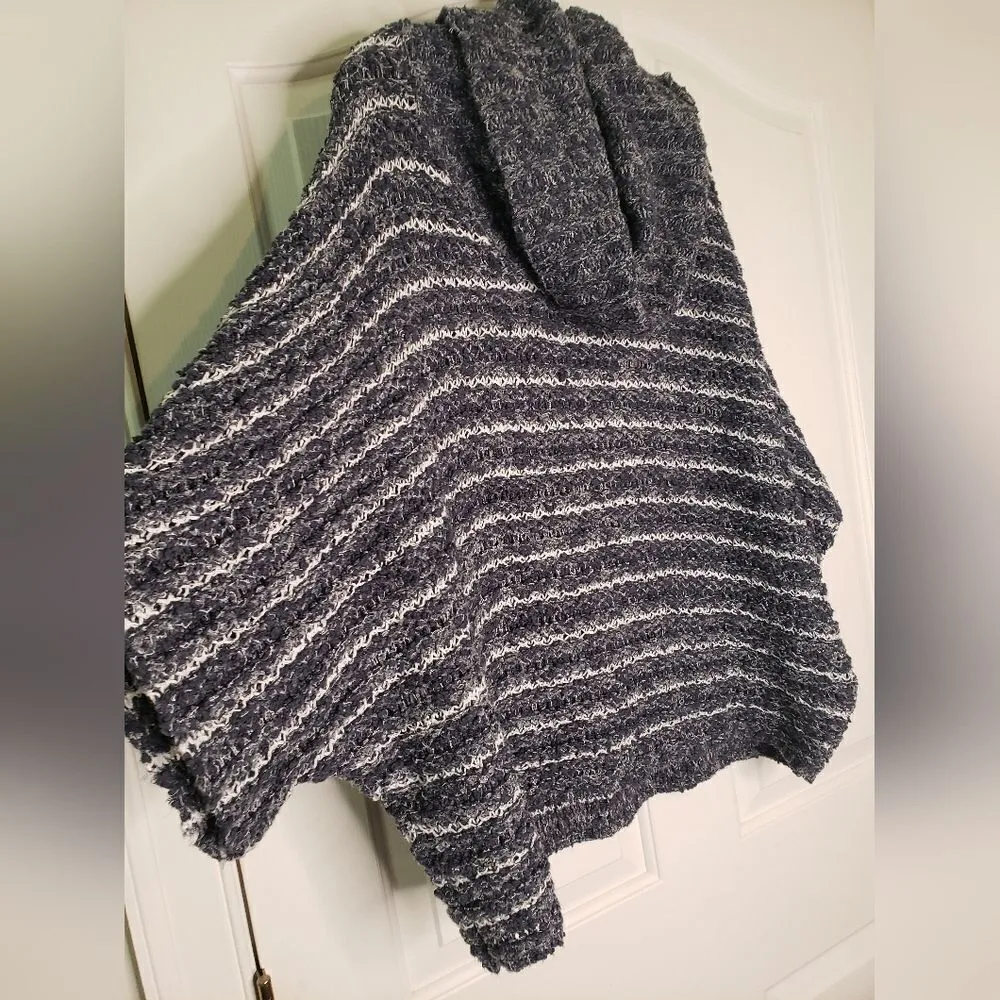 Moth Sweater Size undefined - Image 4