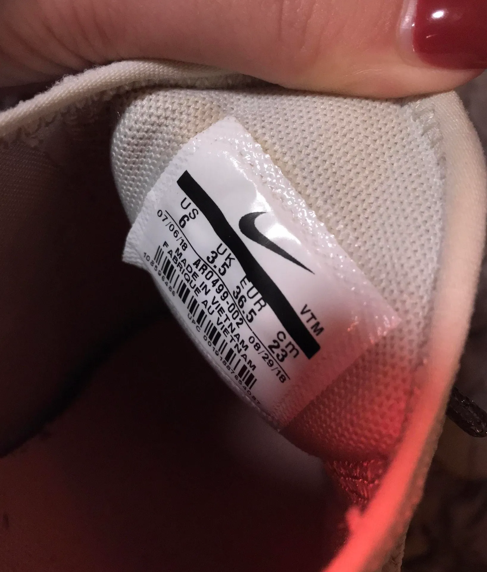 Nike Air Max 270 Shoes - Image 3