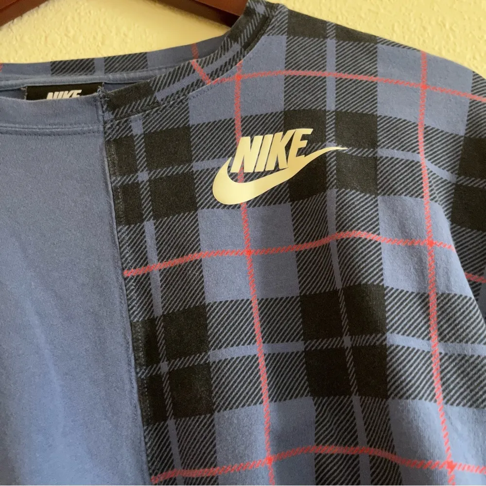 Women's NIKE Blue Red Patchwork/Color Block Cropped Long Sleeve T Shirt Size XS - Image 4